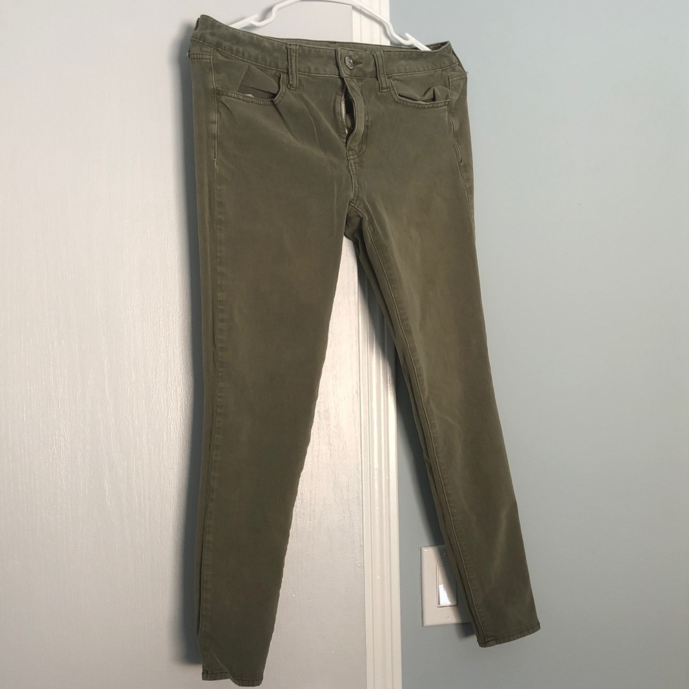 American Eagle size 8 olive green pants
